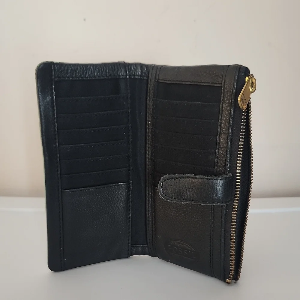 Fossil Explorer Leather Crossbody w/Free Fossil Wallet